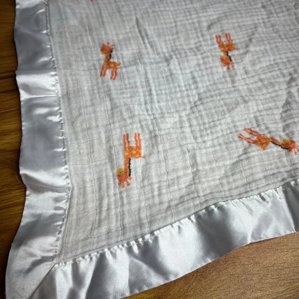 Lulujo Giraffe Lovey Baby Security Blanket Blankie Muslin‎ Cotton Satin Edge